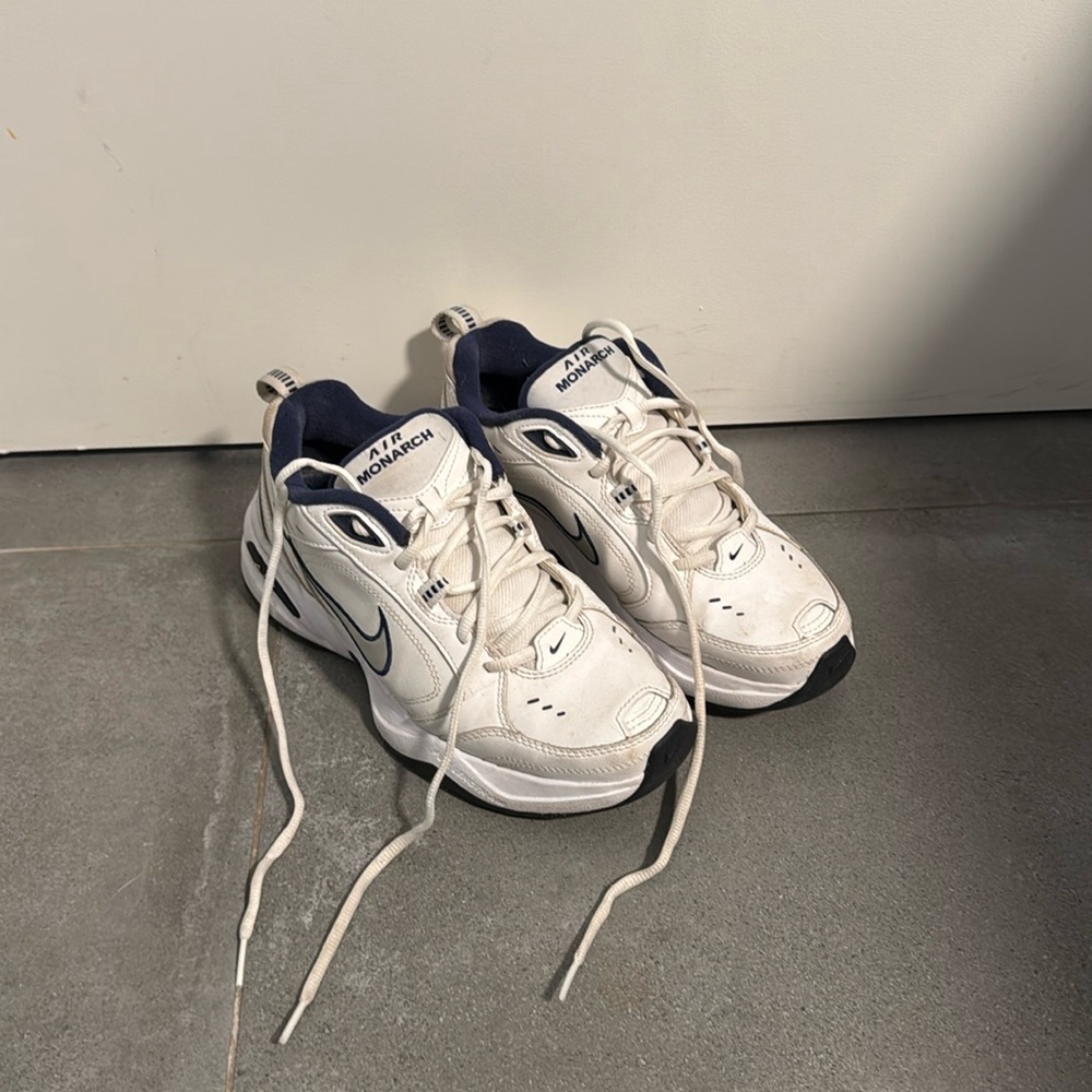 Nike air monarch size men’s uS 7, eur 40